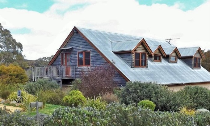 Quialigo Cottage | Yarralaw Springs Wines Vine Loft