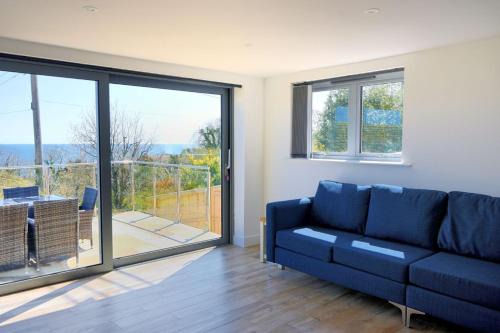 Charmouth House | Yarrow