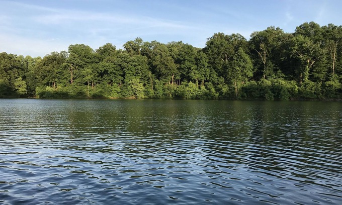 Mammoth Cave House | Year-round 3BR/2BA Lake front - Nolin State Park (1mile) -Mammoth Cave (30min)