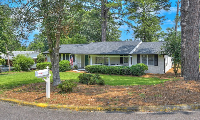 National Hills House | Year-Round Charming 5-Bedroom Retreat One Block from Historic Magnolia Lane