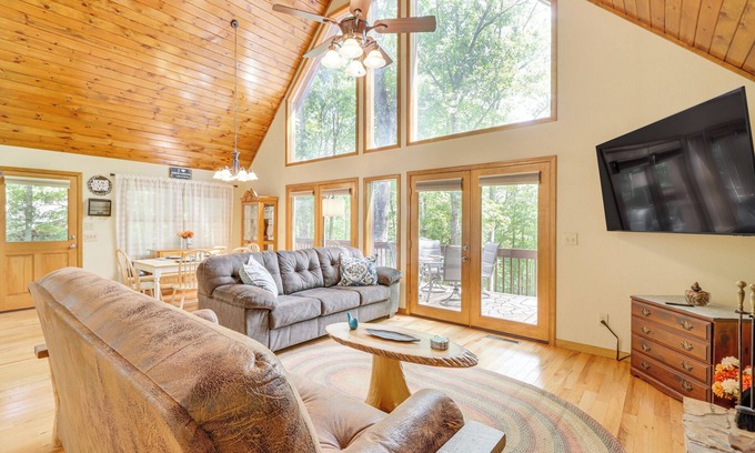 Unaka Cottage | Year-round Mtn View: Pet-friendly Murphy Retreat