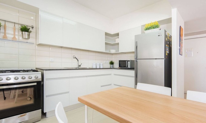 Old North Apartment | Yehoshu'a Bin Nun 68 · Beautifully Designed 3BD W/ City View and Parking