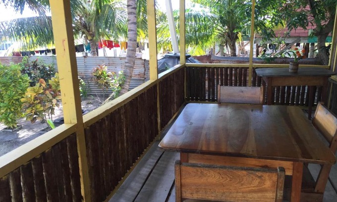 Gales Point House | Yellow Bell Guest House