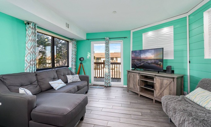 Midtown Ocean City House | Yellow Bird 7 - A 3 Level Townhome in the Heart of Ocean City, MD!