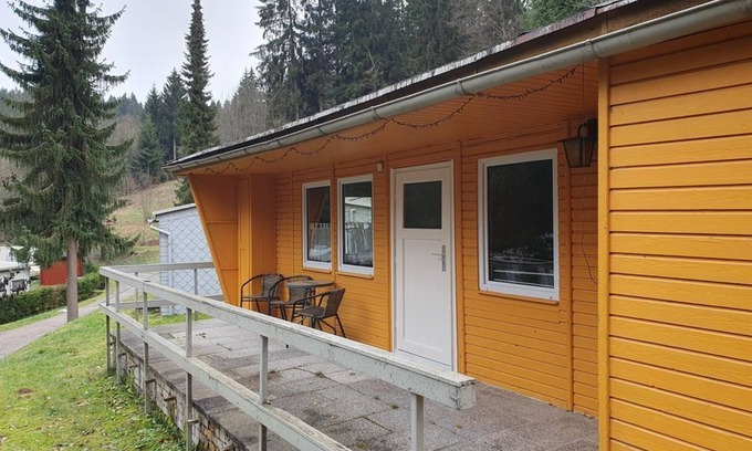 Ilmenau Apartment | Yellow bungalow 317 weekly package 14 nights - Naturcamp Meyersgrund -