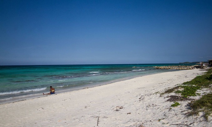 Silver Sands Villa | Yellow Canary Beach Villa