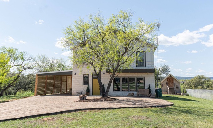 Kingsland House | Yellow Door on the Llano