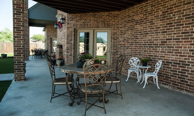 Nazareth Bed & Breakfast | Yellow Rose Inn