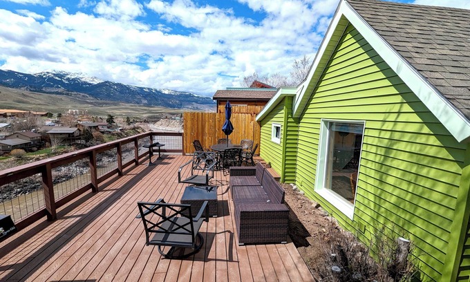 Gardiner House | Yellowstone Treasure Guesthouses on the River