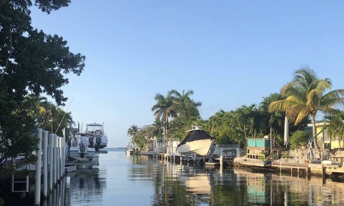 Marathon House | Yellowtail Getaway 3 bedrooms,4 beds,3 bath,boat dock,ice maker and heated pool