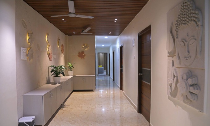 Serilingampally Hotel | Yendluri S Abode