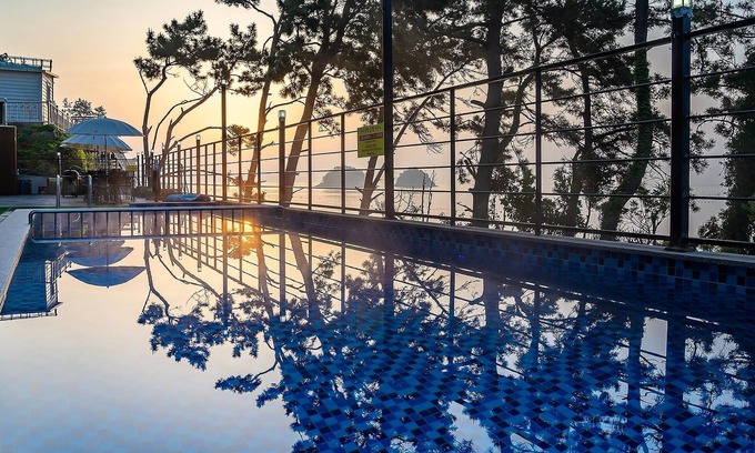 Musilmok House | Yeosu Sea&blue Family Pension