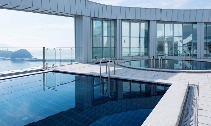 Chongp'o Hotel | Yeosu Venezia Hotel & Suite