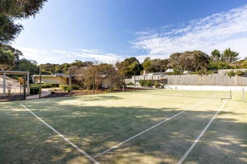 Rye House | Yera Lodge Coastal Homestead in Rye Spa/Tennis Crt