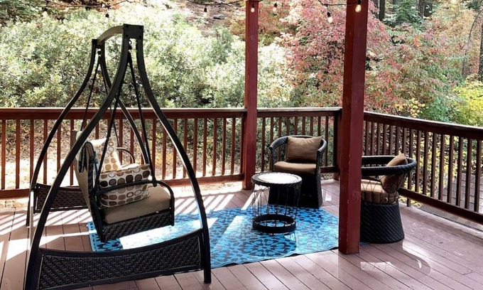 Yosemite West Apartment | YoBee! Heart of Yosemite. Cozy View Studio. Park Entrance + Free Breakfast ~L8