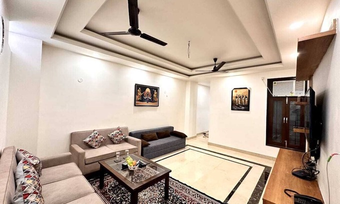 Rishikesh House | Yoga Retreat at The Ganges in Rishikesh - 5 Minutes Walk to the Nature & River