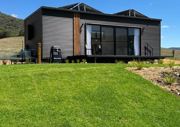 Ovens House | Yolly's Tiny House Holiday Accommodation