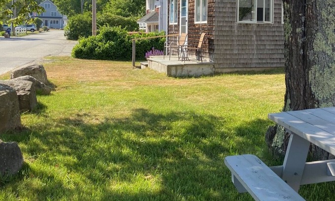York Beach Cottage | York Beach Ocean View 2-Bedroom Cottage at the Heart of Long Sands Beach