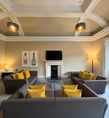 New Town Apartment | York Place Apartments by Destination Edinburgh