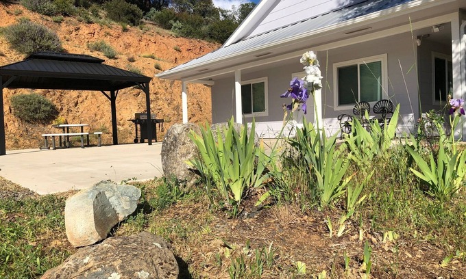 Midpines House | Yosemite Lilac~Private~Quiet~Star Gazing~Non-smokers/vapers~No animals