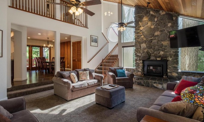 Yosemite West House | Yosemite Magic "A"