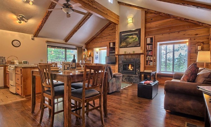 Yosemite West House | Yosemite Refuge Inside Yosemite National Park - just remodeled!