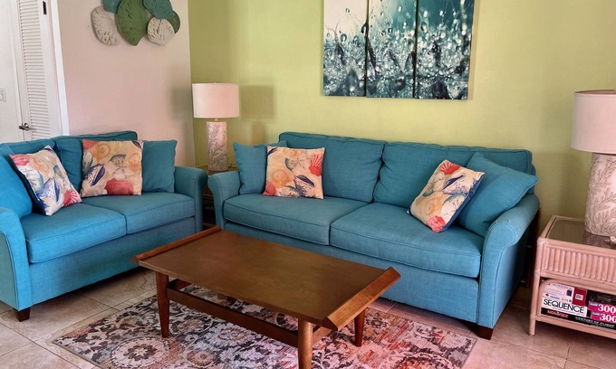 Williams Town House | You Deserve To Stay At This 3br Beachfront Townhome