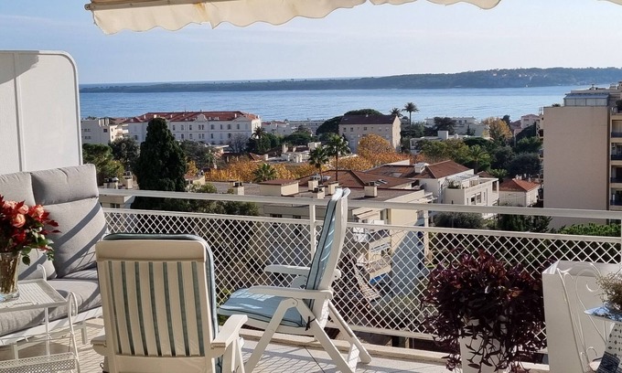 Cannes Apartment | You'll love this zen & elegant 2-piece, full of charm!