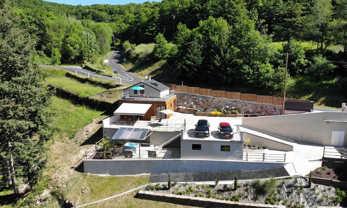 Saint-Beauzely House | You will be pleasantly surprised by the idyllic setting of this renovated site.