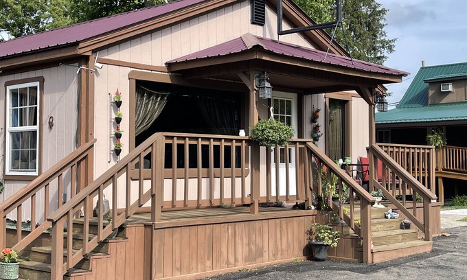 Confluence House | Yough Nest Bungalow (Half Home - Convenient Location & Beautiful View)