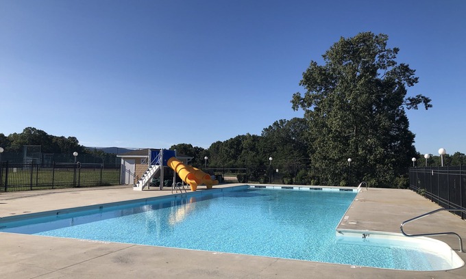 Huddleston Apartment | You’ll LOVE being here! We’ll LOVE have you here! Life just got better. ☀️