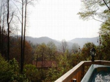 Maggie Valley Cabin | Young's Smoky View 75 Range Drive (Hot Tub) in MAGGIE VALLEY