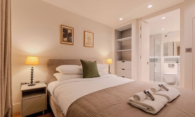 The City of London Apartment | Your Apartment - St. Paul's