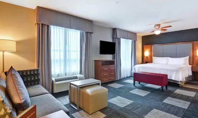 McNeil Hotel | Your Austin Resort Getaway:4 Family-friendly Units,Near Creekmont Park,Pool
