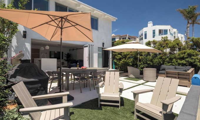 The Strand House | Your Coastal Getaway in Manhattan Beach Awaits