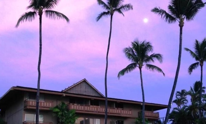 Kaanapali House | Your Hawaiian Adventure Awaits! 2 Relaxing Units, Water Activities, Parking!