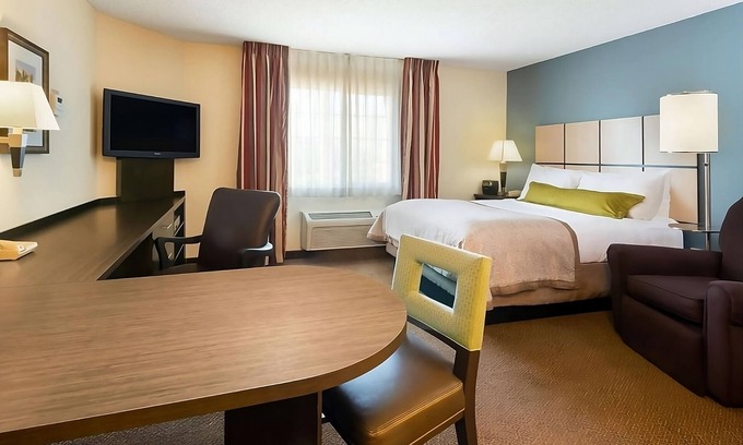 Somerset Hotel | Your Home Away From Home! Family-Friendly unit awaits! Near Buffalo Ridge Park