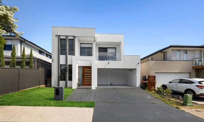 Marsden Park House | Your Home Away from Home 4BR Escape