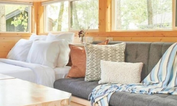 Kingston Cabin | Your Home Away From Home! Pets Allowed, Free Parking, Near Loughran Park