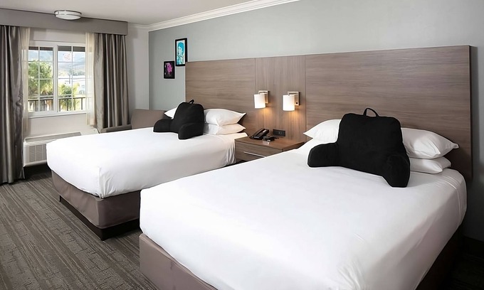 Temecula Resort | Your Home Away From Home! Free Parking Onsite, Hot Tub, Swimming Pool