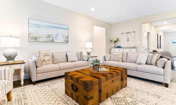 Lewes House | Your Home Away From HomeLuxury7BR House*Sleeps 14