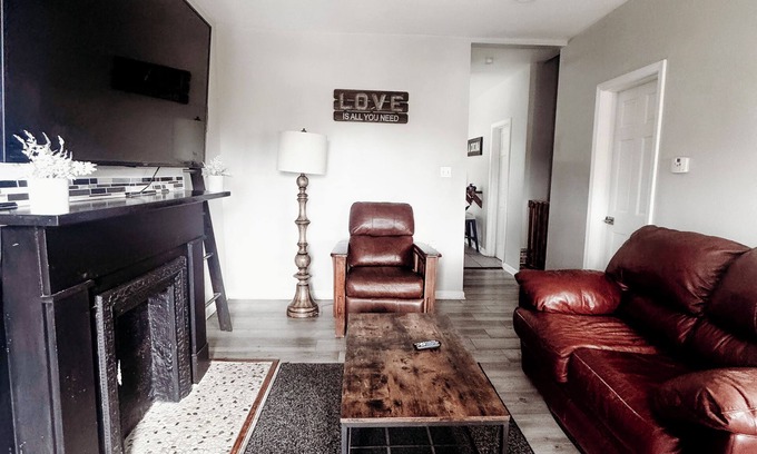Mount Washington House | Your Home away from Home 2BR WLoft,Private Parking