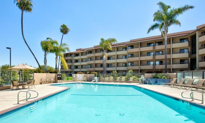 Santa Maria House | Your Home Away From Home! 2 Spacious Units! Close to Santa Maria Public Airport!