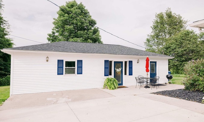 Nancy Cottage | Your idyllic getaway in the beautiful countryside of Somerset, Kentucky!