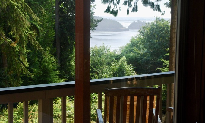 Anacortes Cabin | Your Island View Perch to Watch Boats and Birds from 2 Decks - On Guemes Island