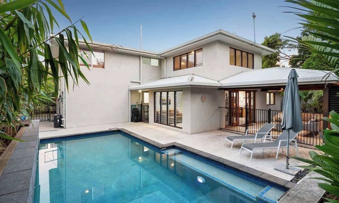 Noosa Heads House | Your Noosa home away from home, central location!