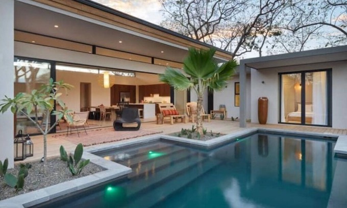 Playa Langosta House | Your peaceful oasis in Tamarindo. Complimentary Breakfast and Housekeeping!