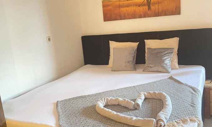 Ruesselsheim Apartment | Your Perfect Getaway Right Next to Frankfurt Airport and Russelsheim Station