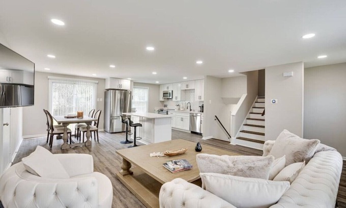 Herndon House | Your Private 4 BEDR, 3 LVL, Completely Renovated Home w/Attached 2-Car Garage