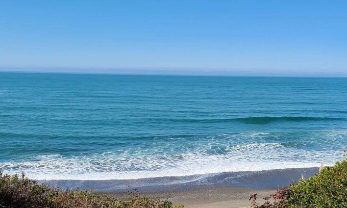Smith River House | Your private beach front holiday Villa Redwood coast, sandy beach, views galore!